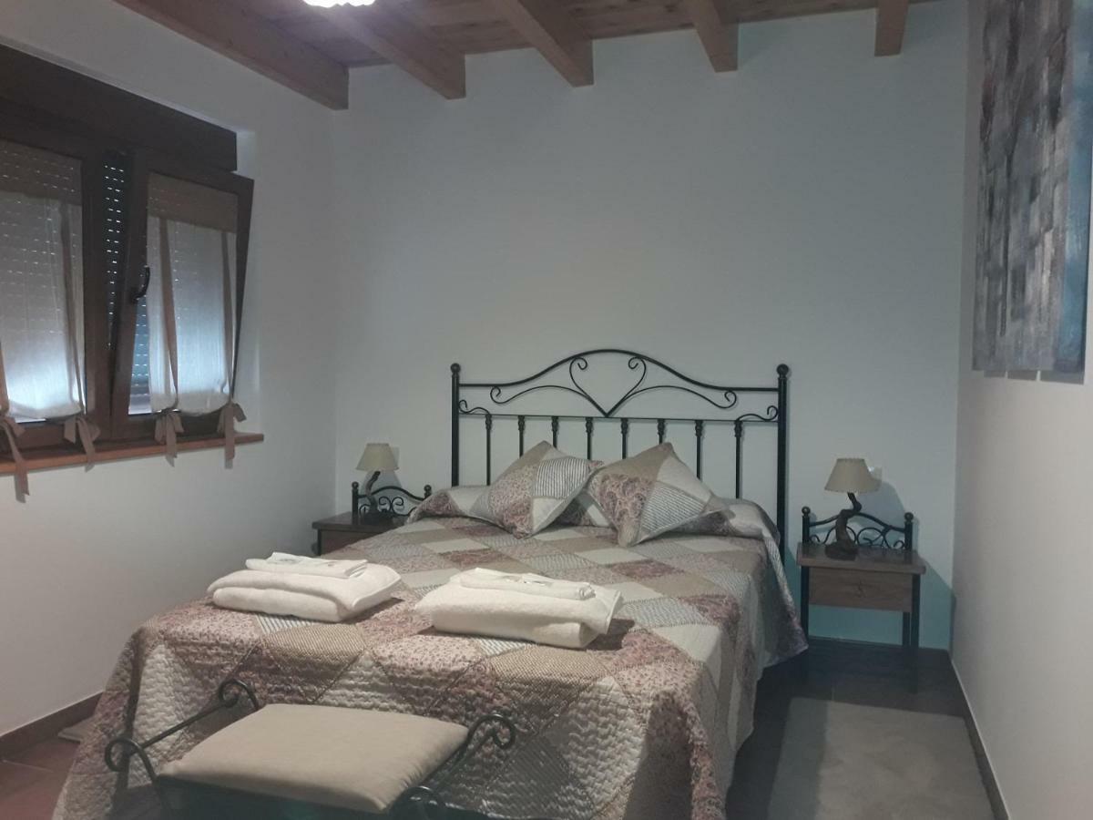 Pensjonat El Rondillo De Gredos Hoyos del Collado Zewnętrze zdjęcie