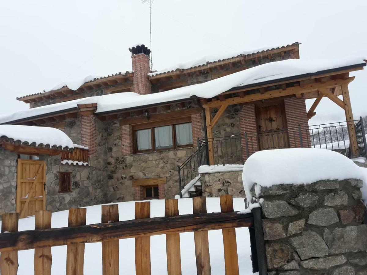 Pensjonat El Rondillo De Gredos Hoyos del Collado Zewnętrze zdjęcie